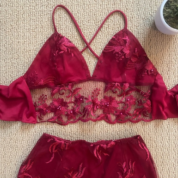 Lucy in the Sky Wine Embroidered Set - Picture 3 of 9